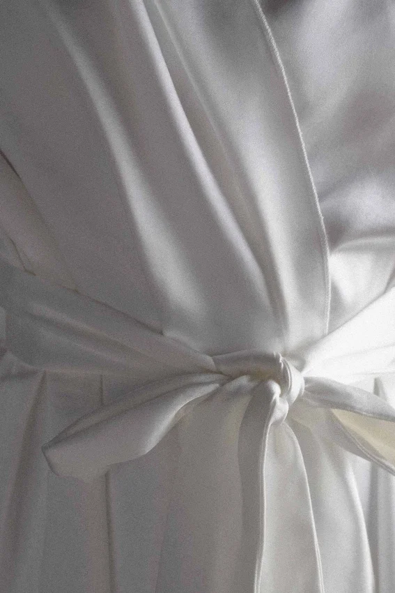 Bata nupcial de satén Sterling – Marfil Bata nupcial de satén Sterling – Marfil