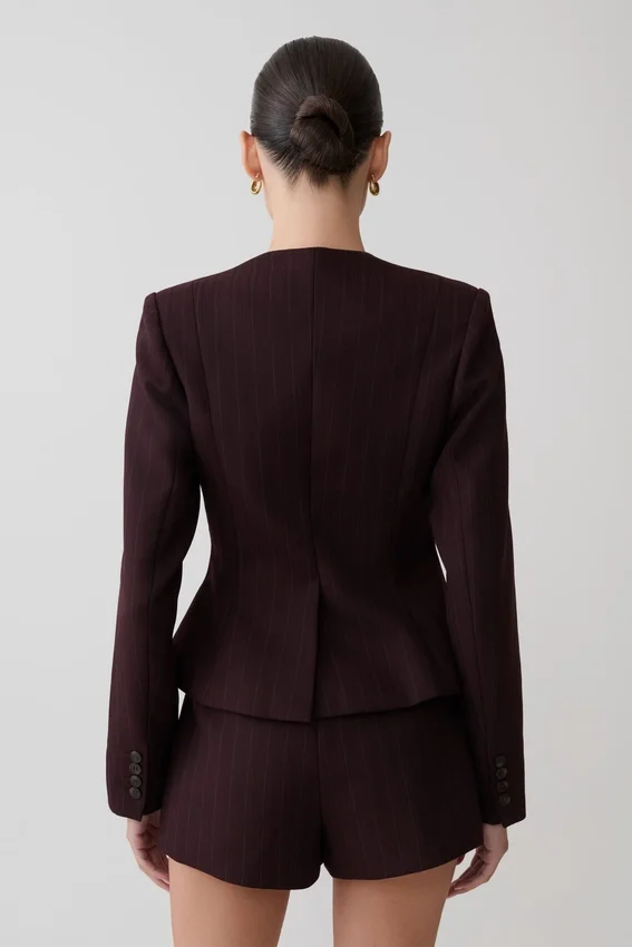 Blazer Agatha de cuello cuadrado – Rayas diplomáticas ciruela Blazer Agatha de cuello cuadrado – Rayas diplomáticas ciruela