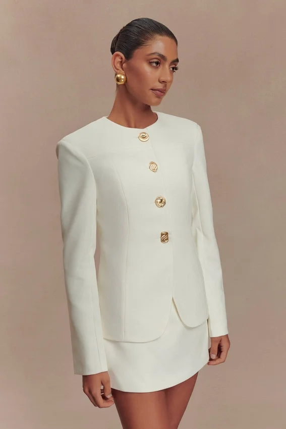 Blazer Asia con botones mixtos – Marfil Blazer Asia con botones mixtos – Marfil