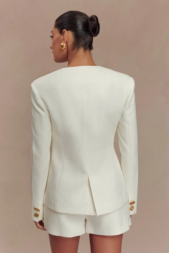 Blazer Asia con botones mixtos – Marfil Blazer Asia con botones mixtos – Marfil