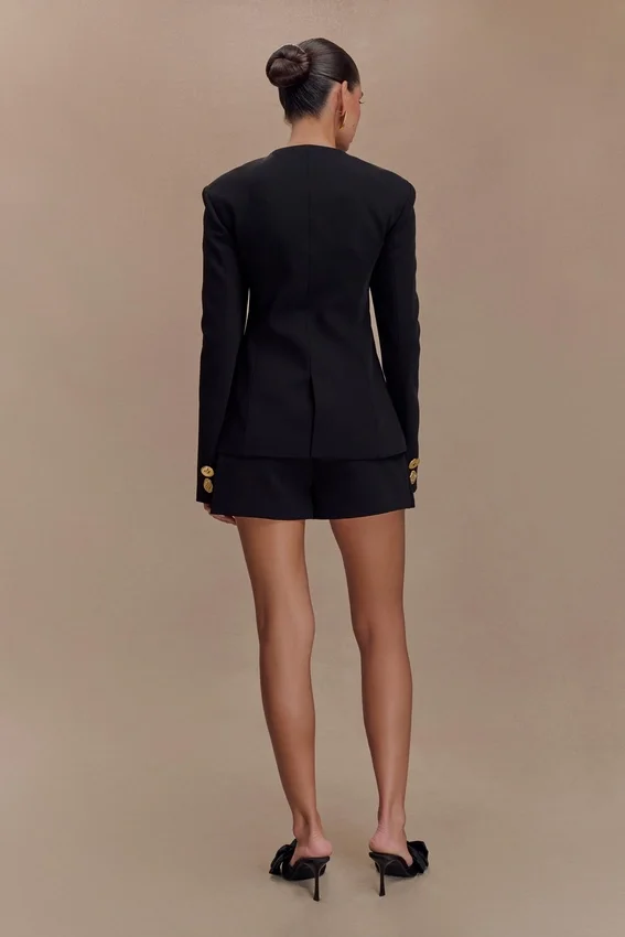Blazer Asia con botones mixtos – Negro Blazer Asia con botones mixtos – Negro