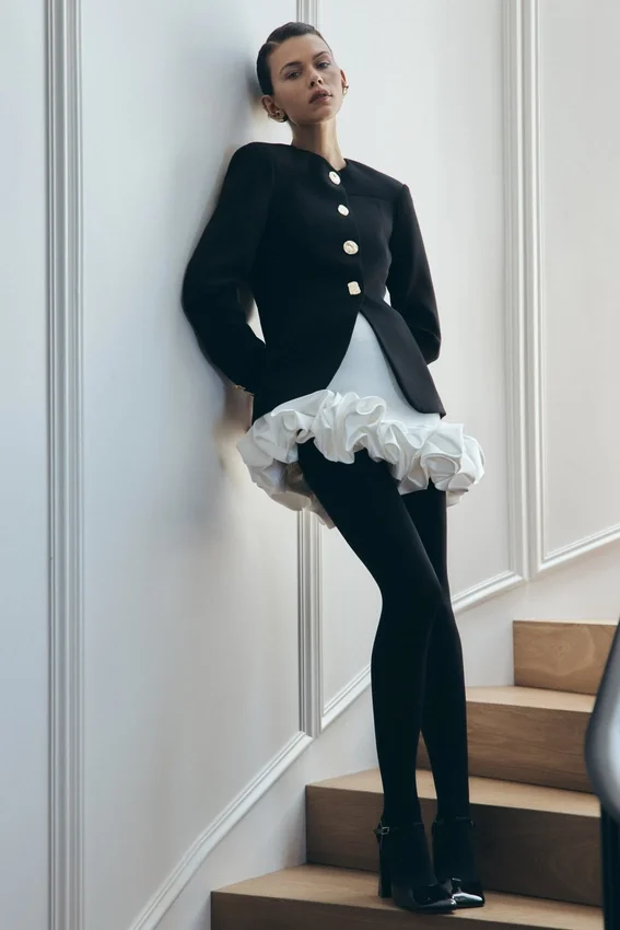Blazer Asia con botones mixtos – Negro Blazer Asia con botones mixtos – Negro