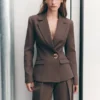 Blazer con cintura marcada Max – Chocolate Blazer con cintura marcada Max – Chocolate