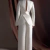 Blazer de satén entallado Ada – Marfil Blazer de satén entallado Ada – Marfil