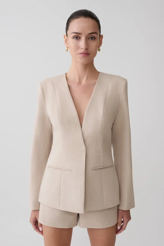 Blazer de traje sin cuello Solenne – Natural jaspeado Blazer de traje sin cuello Solenne – Natural jaspeado