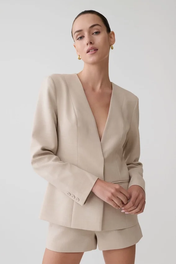 Blazer de traje sin cuello Solenne – Natural jaspeado Blazer de traje sin cuello Solenne – Natural jaspeado