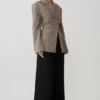 Blazer entallado Mila – Cuadros beige Blazer entallado Mila – Cuadros beige