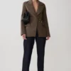 Blazer estructurado Romy con detalles metálicos – Espiga Blazer estructurado Romy con detalles metálicos – Espiga