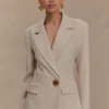 Blazer Max con cintura ceñida – Ivory Stone