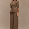 Blusa de traje con mangas abullonadas Opal – Marrón cacao Blusa de traje con mangas abullonadas Opal – Marrón cacao