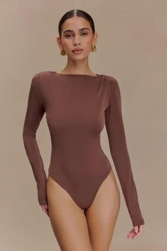 Body con hombreras Elsie – Chocolate