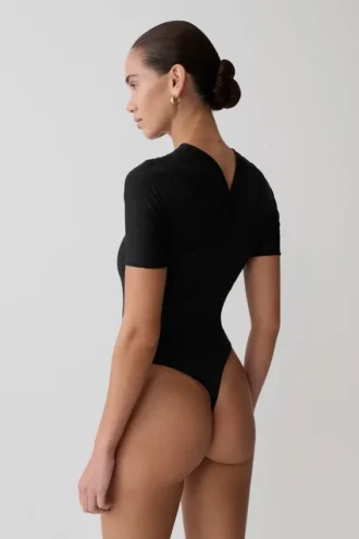 Body cruzado de manga corta Junie – Negro