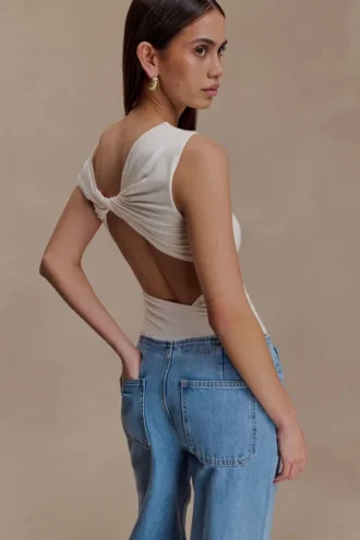 Body Niamh con espalda retorcida de modal – Marfil