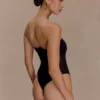 Body sin tirantes de malla Aoife – Negro Body sin tirantes de malla Aoife – Negro