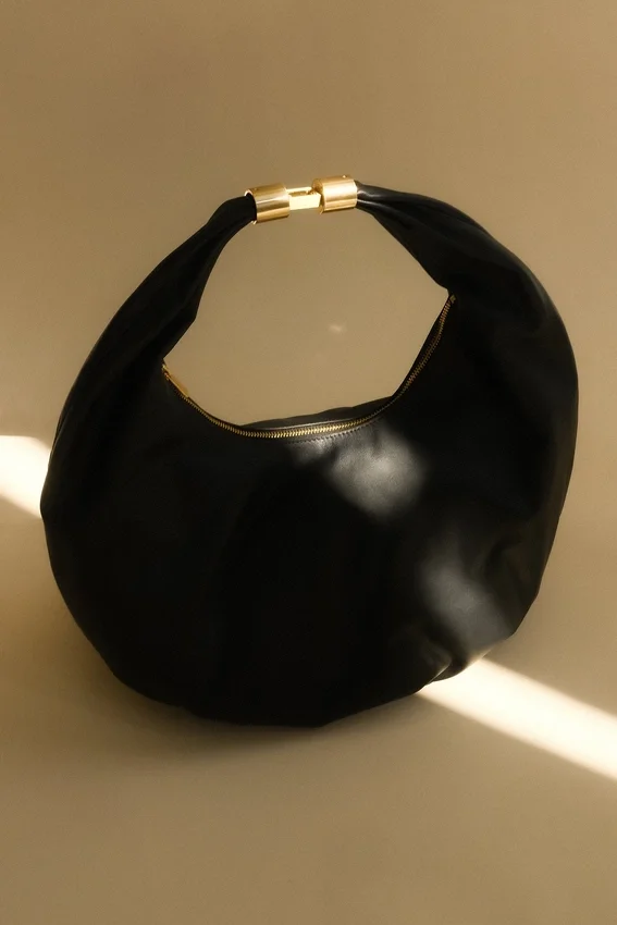 Bolso de hombro de piel Bristol Croissant – Negro Bolso de hombro de piel Bristol Croissant – Negro