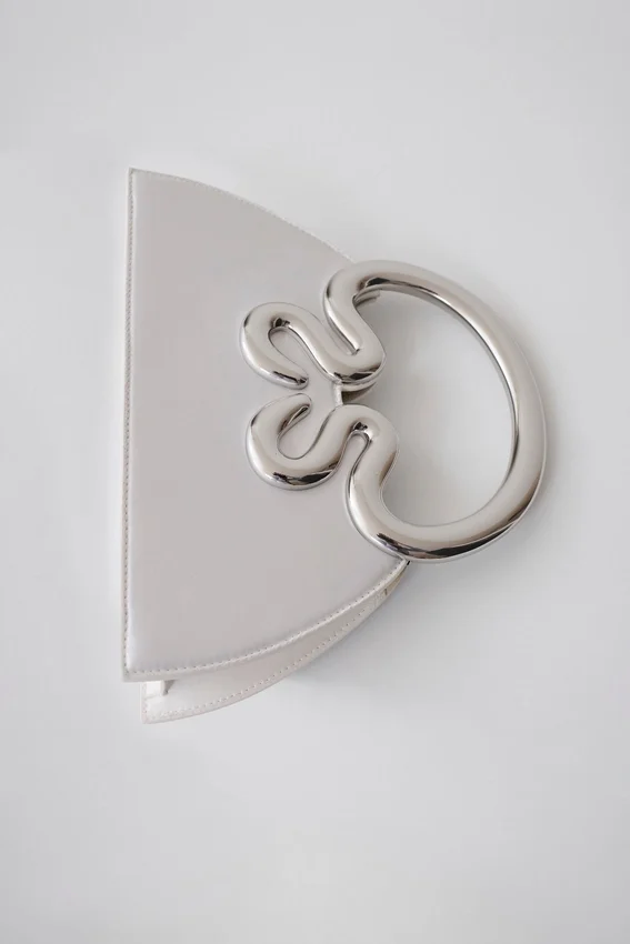Bolso de mano con marco de satén Elianne – Blanco Bolso de mano con marco de satén Elianne – Blanco