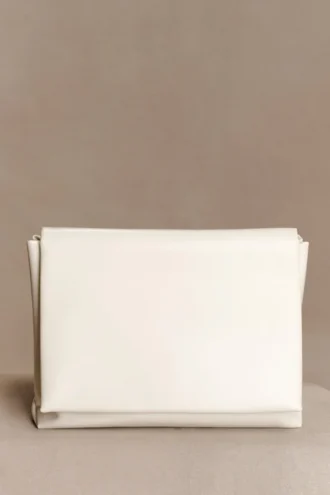 Bolso de mano oversize de piel sintética Kiera – Marfil