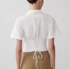 Camisa de pantalones cortos con lazo en la espalda Noelia – Blanca Camisa de pantalones cortos con lazo en la espalda Noelia – Blanca