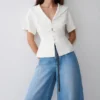 Camisa de pantalones cortos Melody con cuello de encaje – Blanca Camisa de pantalones cortos Melody con cuello de encaje – Blanca