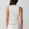 Camiseta sin mangas con bordado Vianna – Marfil Camiseta sin mangas con bordado Vianna – Marfil