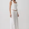 Camiseta sin mangas con bordado Vianna – Marfil Camiseta sin mangas con bordado Vianna – Marfil