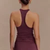 Camiseta sin mangas Ramona de modal con detalles metálicos – Caoba Camiseta sin mangas Ramona de modal con detalles metálicos – Caoba