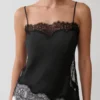Camisola de satén y encaje Miriam – Negro Camisola de satén y encaje Miriam – Negro