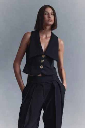 Chaleco Alix con botones mixtos – Negro