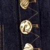 Chaleco Denim Shona con botones decorativos – Azul índigo lavado Chaleco Denim Shona con botones decorativos – Azul índigo lavado