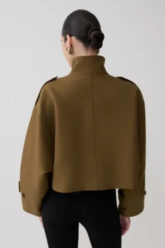 Chaqueta bomber Rue con cuello de embudo – Caqui