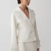 Chaqueta corta con cuello Elara – Marfil