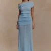 Partes de arriba de punto bouclé con hombros descubiertos de Chloe – Azul claro