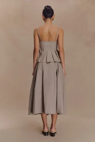 Falda midi acampanada Mae – Marrón guijarro Falda midi acampanada Mae – Marrón guijarro