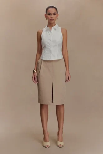 Falda midi con abertura delantera de sarga Vera – Camel