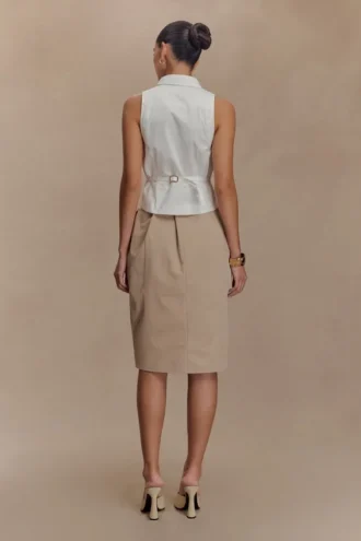 Falda midi con abertura delantera de sarga Vera – Camel