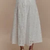 Falda midi con bordados Arla – Blanca Falda midi con bordados Arla – Blanca