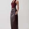 Falda midi de imitación de piel de cocodrilo Thalia – Merlot Falda midi de imitación de piel de cocodrilo Thalia – Merlot