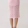 Falda midi de punto de ganchillo Atlantis – Rosa bebé Falda midi de punto de ganchillo Atlantis – Rosa bebé