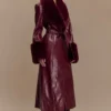 Gabardina Bec de piel sintética con pelo sintético – Rojo cereza Gabardina Bec de piel sintética con pelo sintético – Rojo cereza