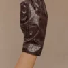 Guantes Atlas de piel sintética con estampado de cocodrilo – Chocolate Guantes Atlas de piel sintética con estampado de cocodrilo – Chocolate
