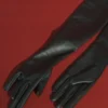 Guantes de piel sintética Jasper hasta el codo – Negro Guantes de piel sintética Jasper hasta el codo – Negro