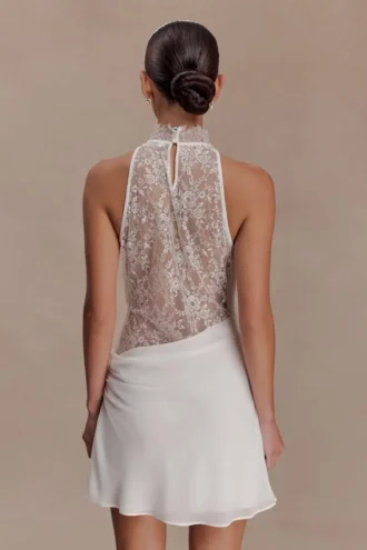 Mini vestido halter de gasa y encaje Arra – Blanco