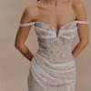 Minivestido ajustado con pedrería Connie – Color nude Minivestido ajustado con pedrería Connie – Color nude