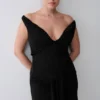 Minivestido con hombros descubiertos y lazo en la cintura Runa – Negro Minivestido con hombros descubiertos y lazo en la cintura Runa – Negro