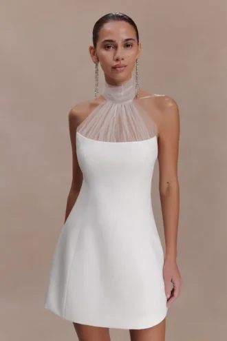 Minivestido de traje Riley con cuello halter – Marfil
