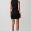 Minivestido escarlata con cuello vuelto y corte ceñido – Negro Minivestido escarlata con cuello vuelto y corte ceñido – Negro