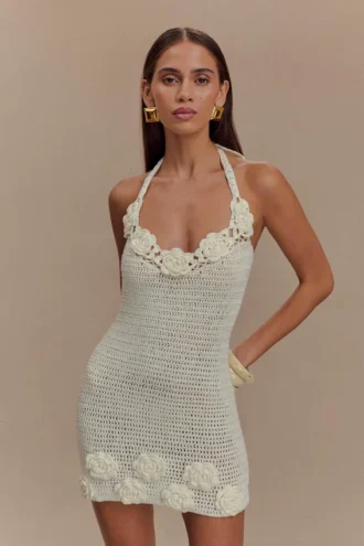 Minivestido Liyah con motivos florales tejido a mano a ganchillo – Marfil