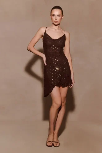 Minivestido Zahra con cuello cowl y diamantes – Chocolate