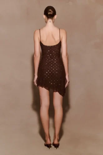 Minivestido Zahra con cuello cowl y diamantes – Chocolate