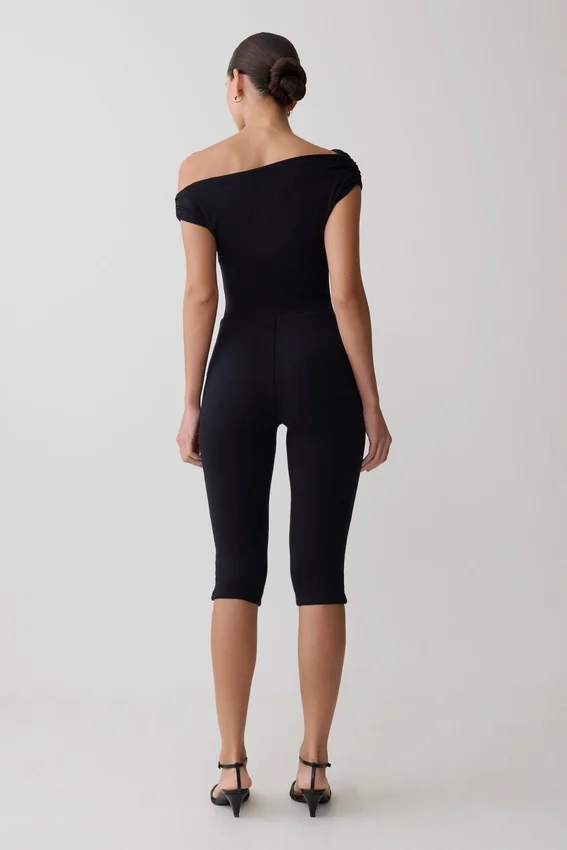 Mono de modal con un solo hombro de Anh – Negro Mono de modal con un solo hombro de Anh – Negro